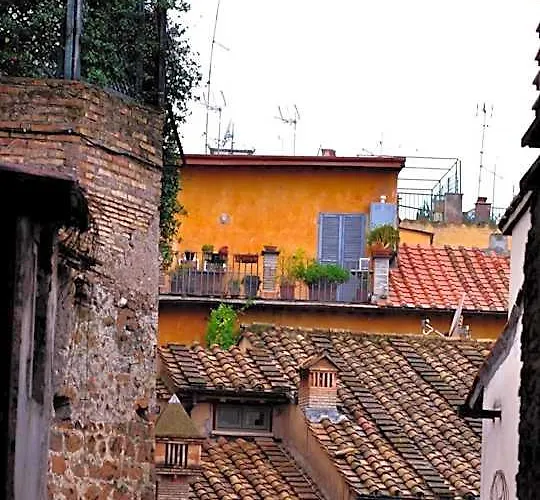 Degli Antiquari 4*