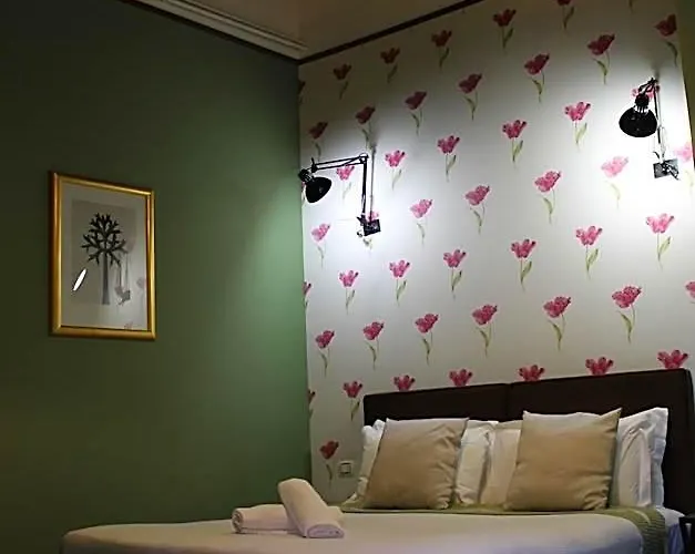 Degli Antiquari 4*