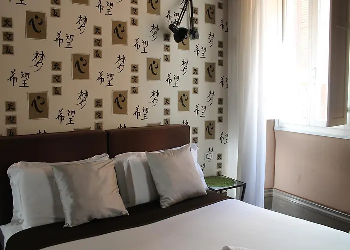 Degli Antiquari 4* רומא