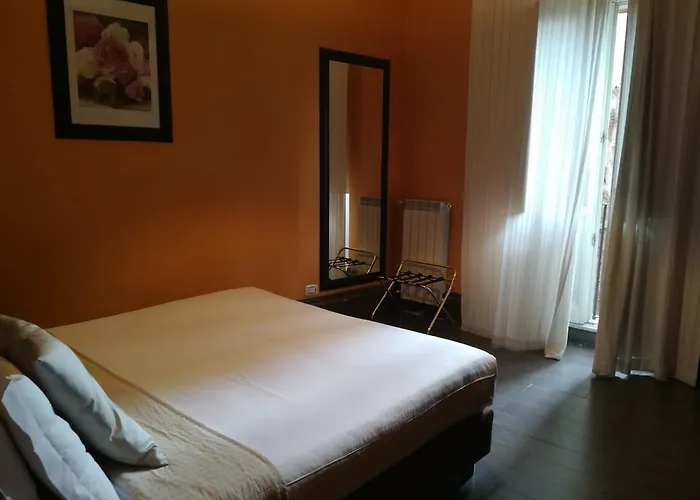 Degli Antiquari 4*