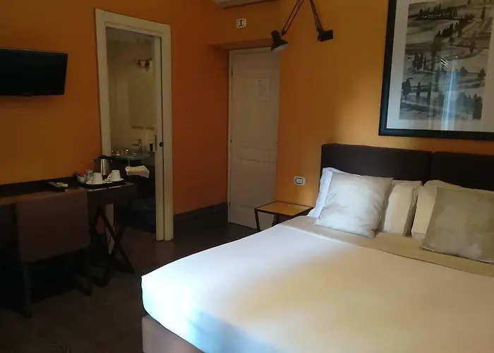 Degli Antiquari לינה וארוחת בוקר 4*