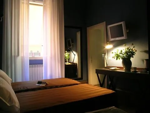 Degli Antiquari 4* רומא